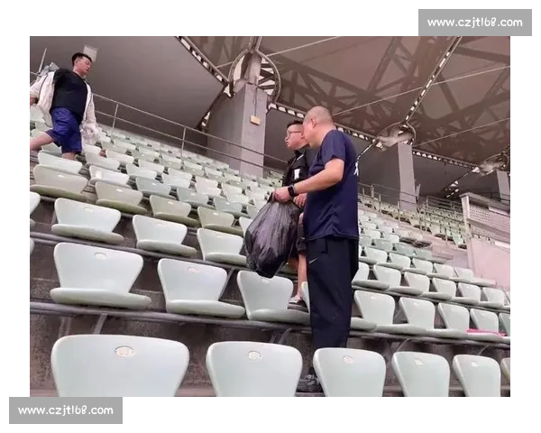 苏超保安招募风波：官方叫停临时招聘，球迷应聘需警惕信息陷阱